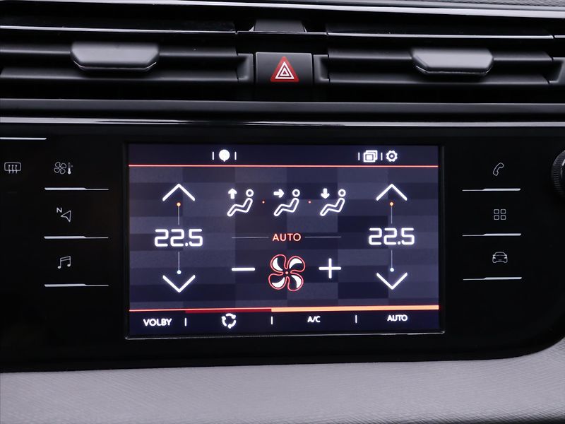 Citroën Grand C4 Picasso 1,2 PT 96kW Selection 1.Maj - fotka 17 z 28