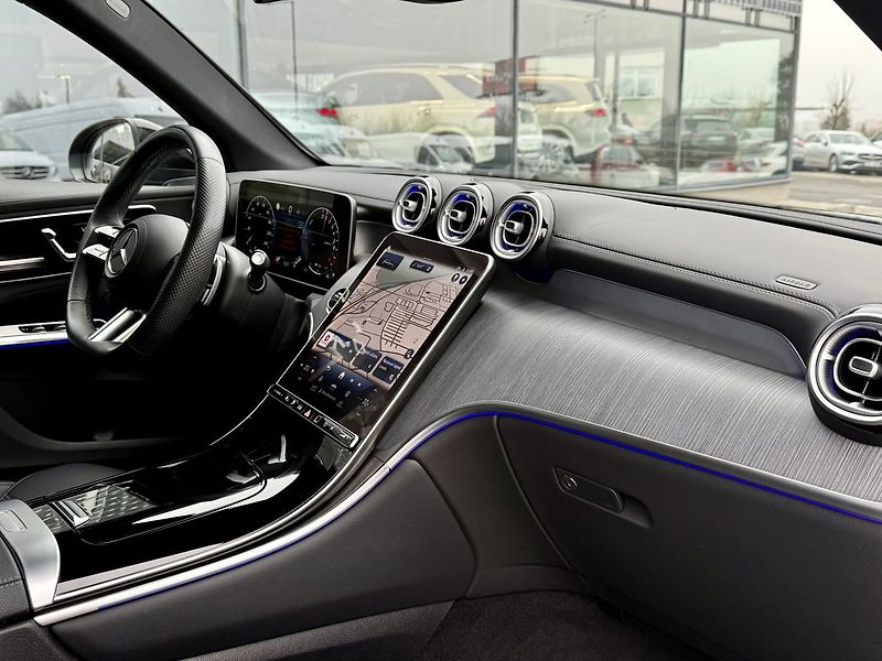 Mercedes-Benz GLC (2023) 300 e 4MATIC SUV - fotka 40 z 48