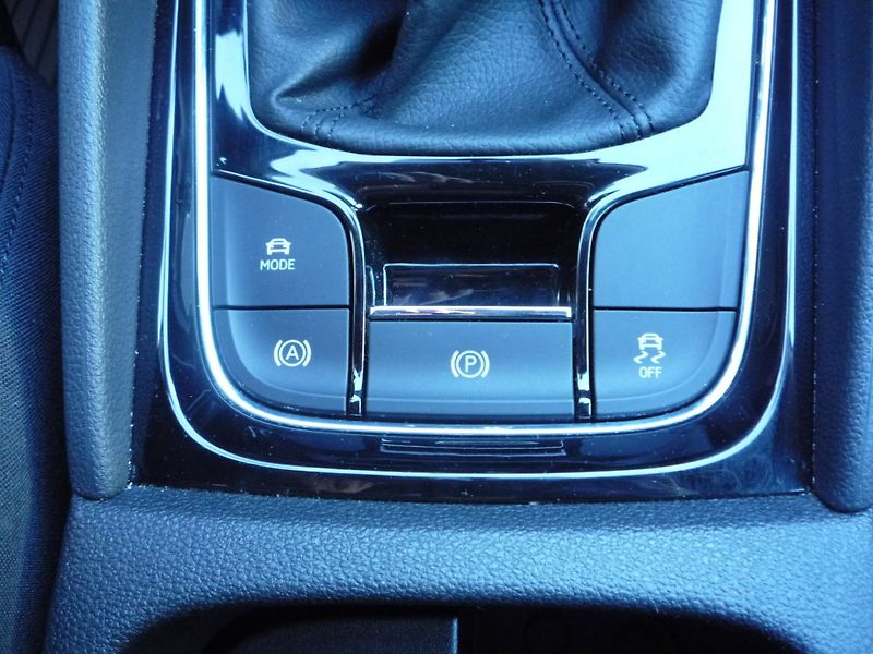 Škoda Karoq (2023) 2,0TDi 85kW STYLE Plus - fotka 10 z 26