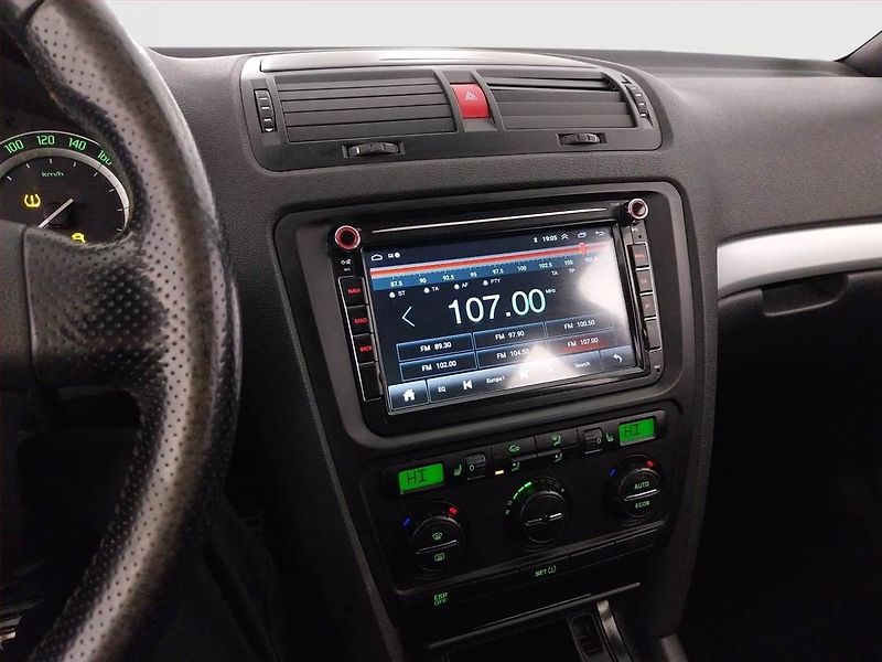 Škoda Octavia (2008) RS 2.0 TDI, Serv.kniha, po STK - fotka 12 z 19