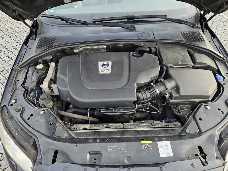 Volvo V70 (2010) 2.4 D5 151kw, MOŽNÉ SPLÁTKY  - fotka 18 z 25