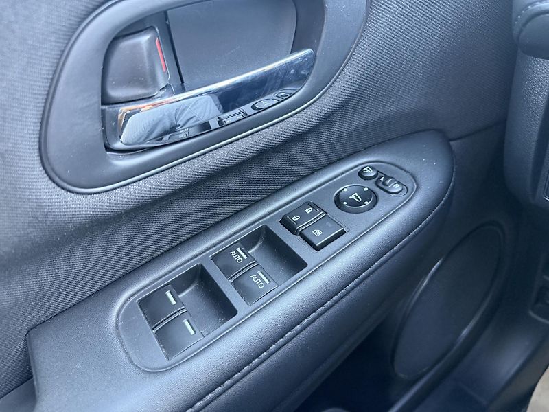 Honda HR-V 1.5 i-VTEC Comfort - fotka 20 z 21
