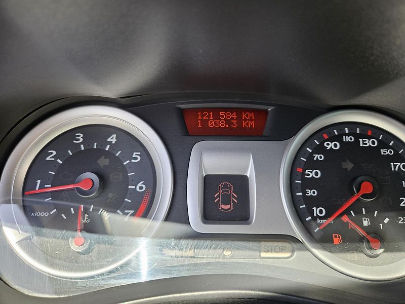 Renault Clio (2008) 1.2, 2x kola, SPLÁTKY  - fotka 14 z 26