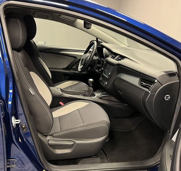 Toyota Avensis ACTIVE - fotka 9 z 16