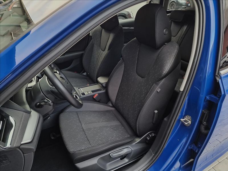 Škoda Octavia 2.0 TDI Style Combi,ČR,1.Maj. - fotka 37 z 50