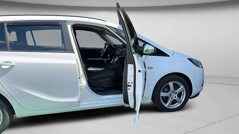 Opel Zafira Tourer 1.4 Turbo MT6 (103kW)/0 - fotka 13 z 41