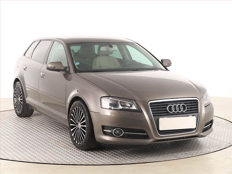 Audi A3 (2012) 1.6 TDI, Navi, Xenony - fotografie inzerátu