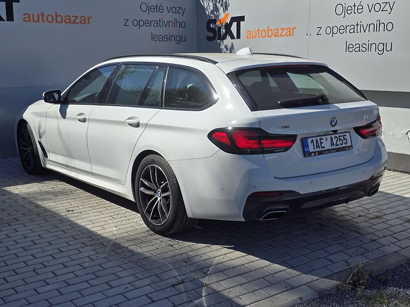 BMW Řada 5 530d xDrive Touring (210 kW) 4 - fotka 5 z 11