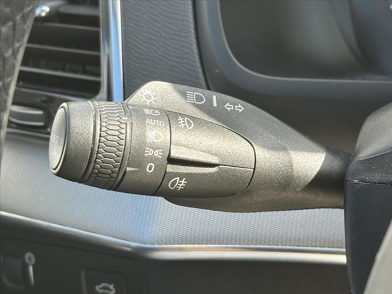 Volvo XC90 2,0 D 165kW Inscription CZ - fotka 19 z 38