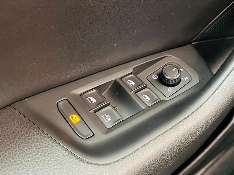 Volkswagen Arteon 2,0 R-LINE 2,0 TDI 140kW 7DSG - fotka 17 z 26