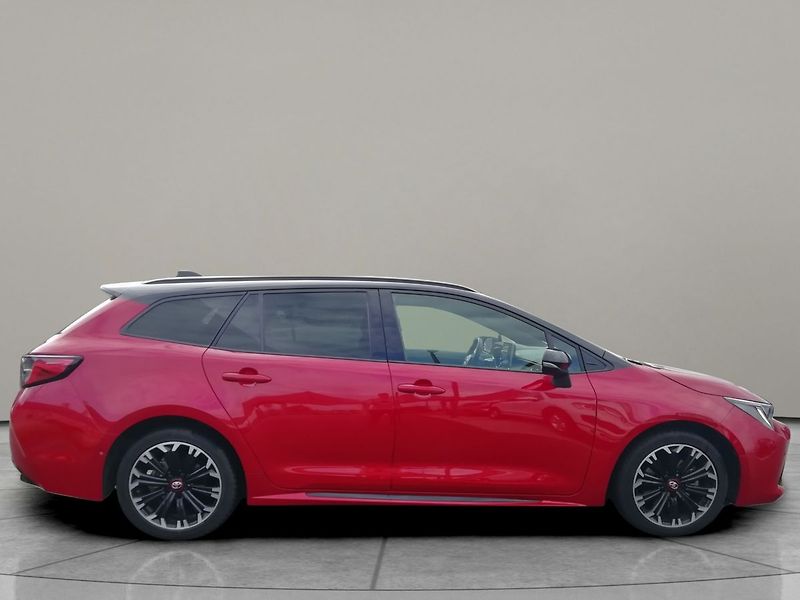 Toyota Corolla GR-Sport TS 2,0 HEV e-CVT - fotka 3 z 21