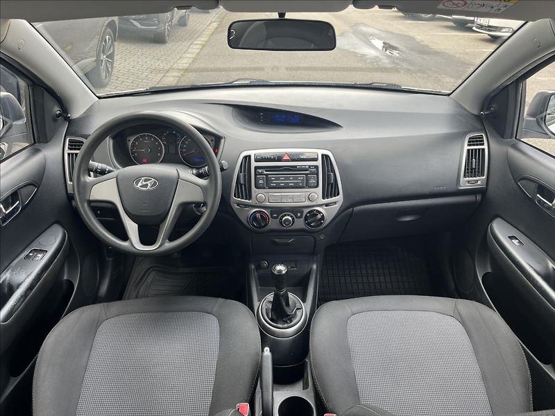 Hyundai i20 1,2 i  Family Space - fotka 10 z 21