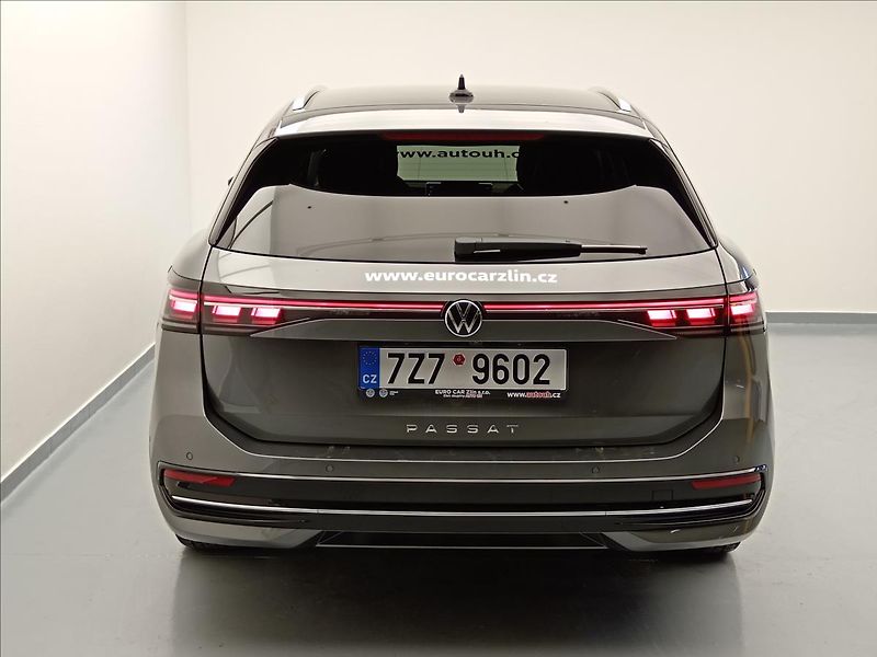 Volkswagen Passat 2,0 Elegance  TDI - fotka 5 z 19