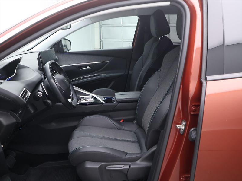 Peugeot 5008 1,5 HDI 130k Aut. Allure 7Míst - fotka 10 z 30