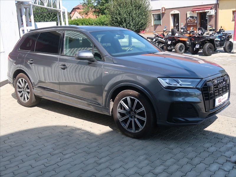 Audi Q7 3,0 TDI Quattro S-Line - fotka 2 z 4