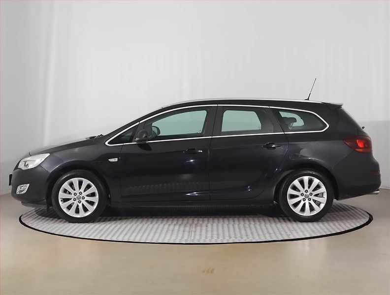 Opel Astra (2012) 1.4 T, Serv.kniha, Navi - fotka 3 z 19