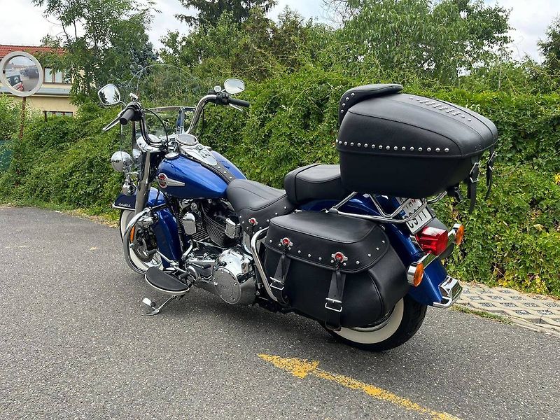 Harley-Davidson FLSTC Heritage Softail Classic (2017) - fotka 5 z 13