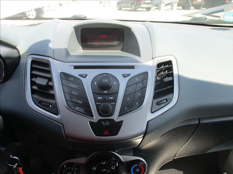 Ford Fiesta 1,2 i, klima, serv. kniha, - fotka 15 z 31