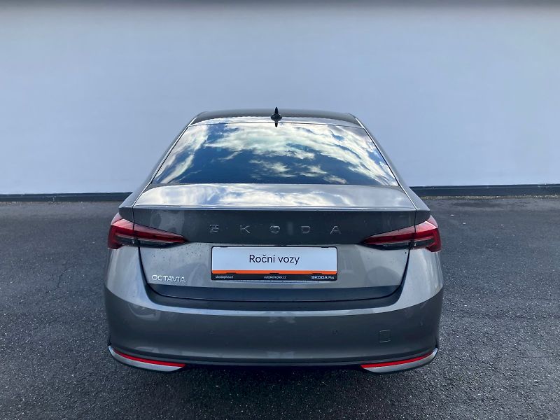 Škoda Octavia (2024) TOP SELEC TD 110/2.0 A7F - fotka 28 z 32