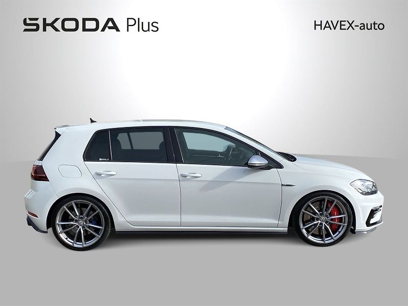 Volkswagen Golf (2019) 2.0 TSI DSG 4Motion R-Line - fotka 32 z 34