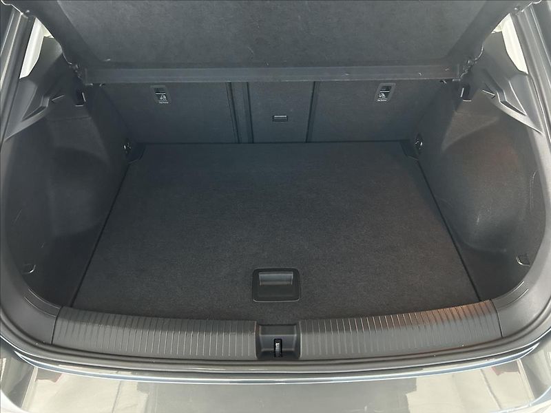 Volkswagen T-Roc 1,0   TSI,GOAL,SERVISKA,1.MAJ - fotka 28 z 31