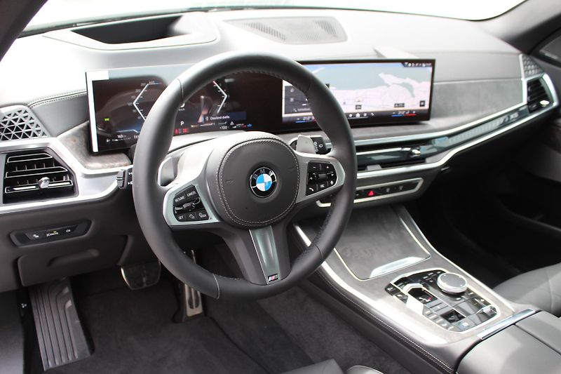 BMW X5 xDrive30d Mpaket vzduch - fotka 4 z 27