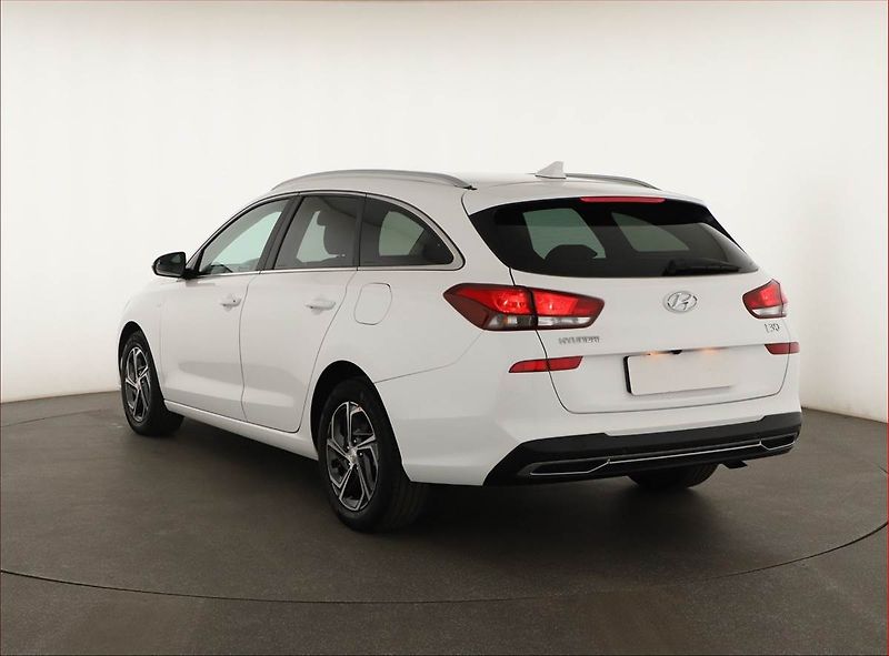 Hyundai i30 (2023) Smart 1.5 T-GDI, ČR,1.maj - fotka 4 z 20