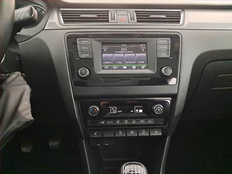Škoda Rapid (2015) Spaceback 1.2 TSI, Tempomat - fotka 12 z 16