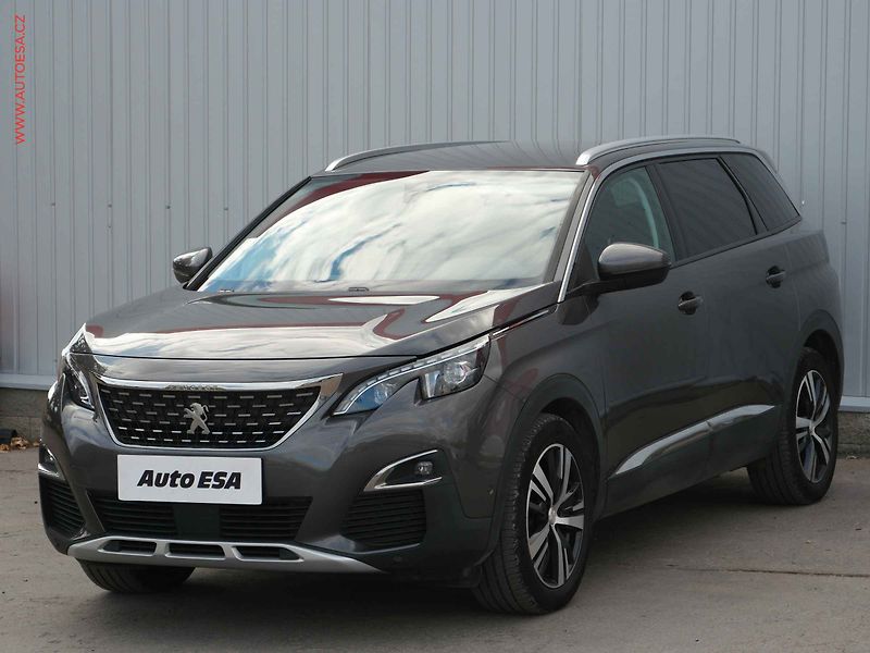 Peugeot 5008 (2018) 2.0HDi, AT, LED, kamera - fotka 3 z 28