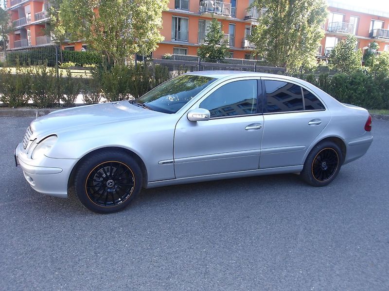 Mercedes-Benz Třídy E 2,2CDi - fotka 9 z 26