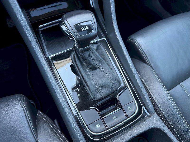 Škoda Karoq (2018) 1.5TSI 110kW DSG Style Pano Ků - fotka 28 z 35