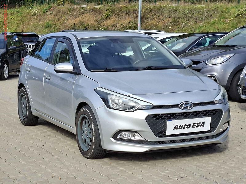 Hyundai i20 (2015) 1.2CVVT, 2.maj,ČR, AC, tempo - fotografie inzerátu
