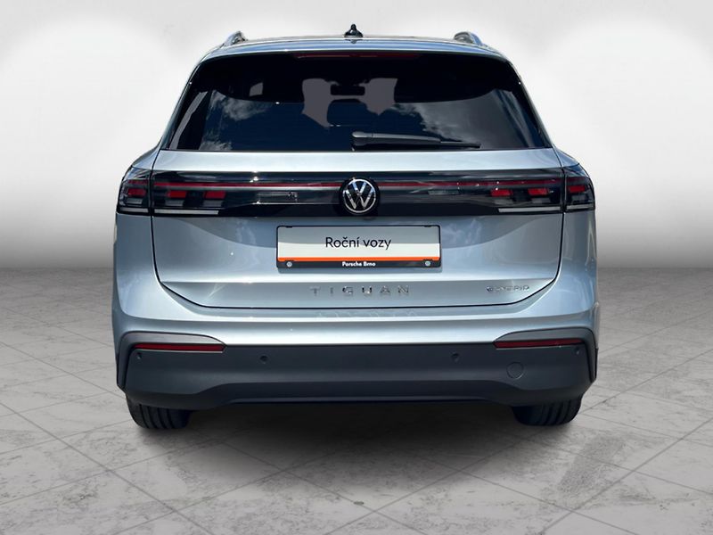 Volkswagen Tiguan People 1,5 TSI 150 kW eHybrid - fotka 7 z 24