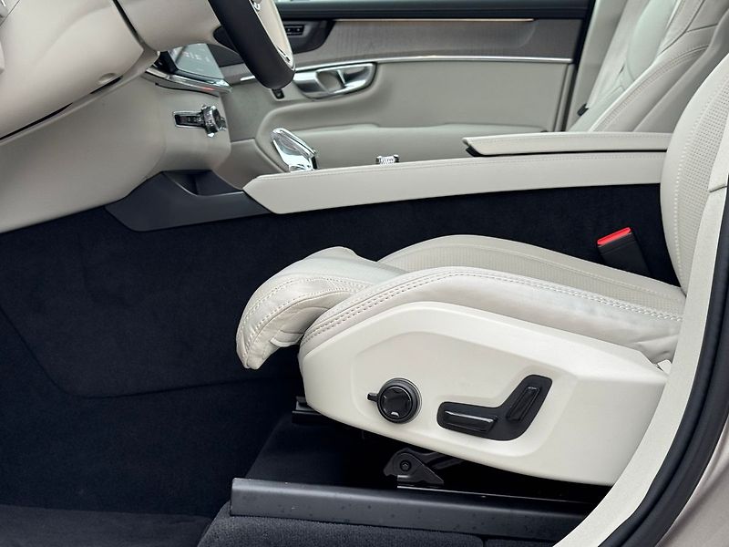 Volvo XC90 T8 PLUS, VENTILACE, 360°, VZDU - fotka 11 z 23