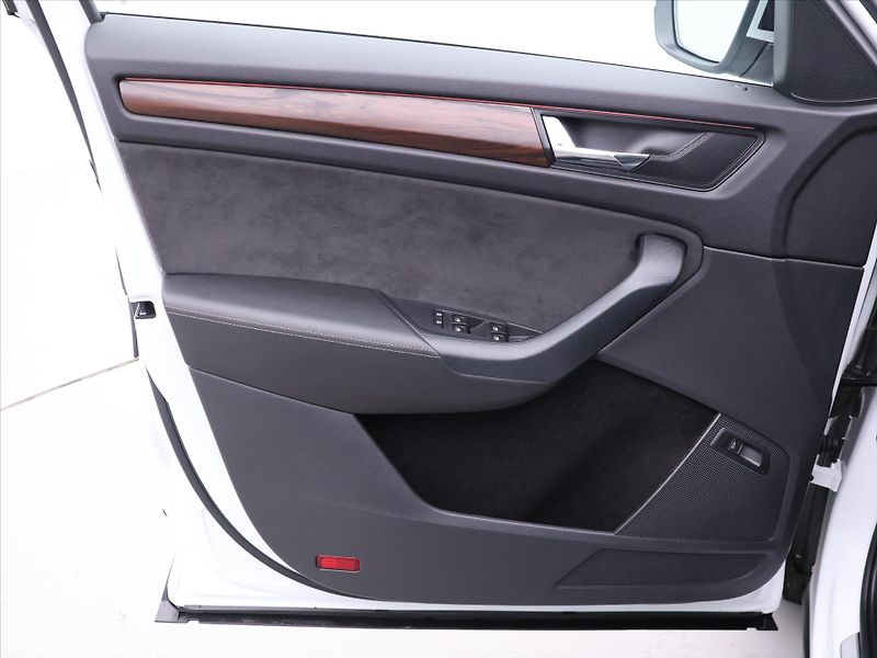 Škoda Kodiaq 2,0 TDI 147kW DSG Scout 4x4 CZ - fotka 11 z 42