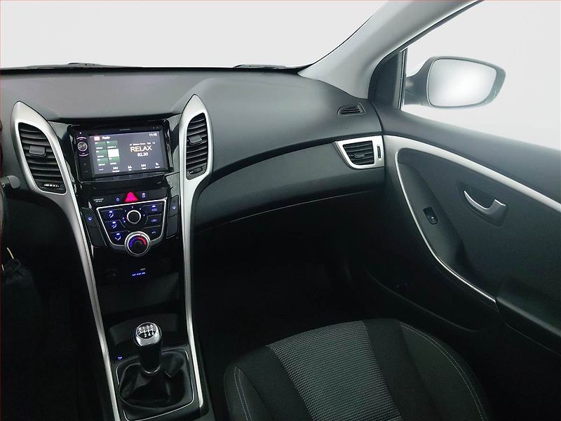 Hyundai i30 (2016) 1.6 CRDi, Serv.kniha, Tempomat - fotka 8 z 18