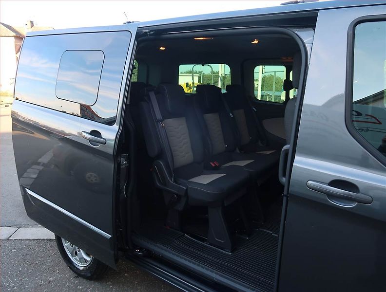 Ford Tourneo Custom (2015) Titanium 2.2 TDCi, ČR - fotka 17 z 25