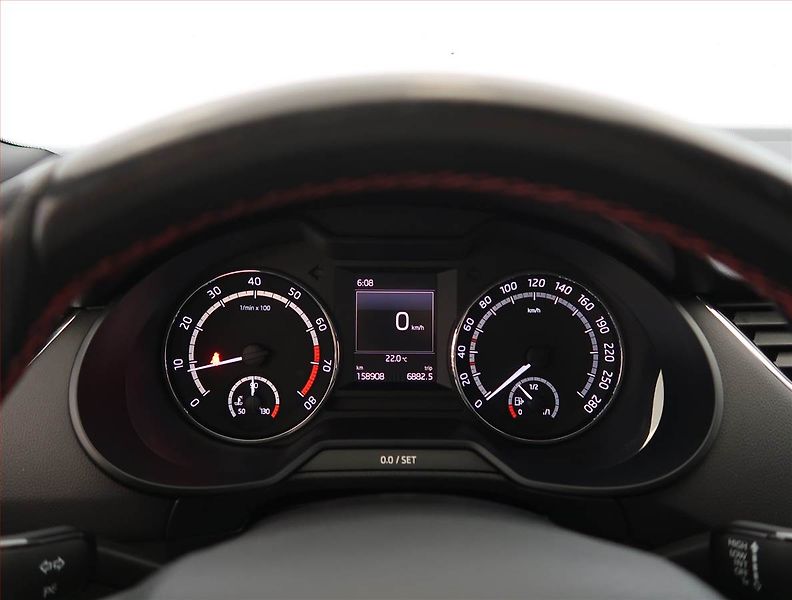 Škoda Octavia (2016) RS 2.0 TSI, Kůže, Bi-Xenony - fotka 11 z 25
