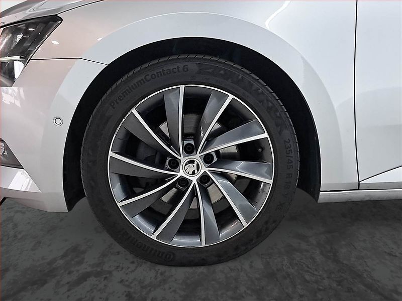 Škoda Superb (2016) 2.0 TDI, Automat, Kůže, Navi - fotka 15 z 26