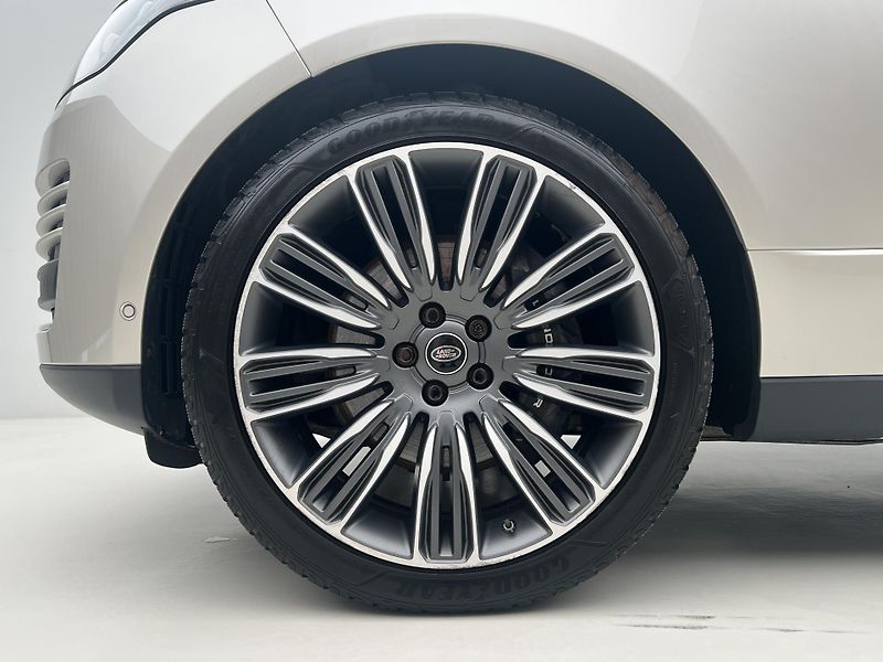 Land Rover Range Rover 4,4 SDV8 VOGUE AWD AUT - fotka 14 z 51