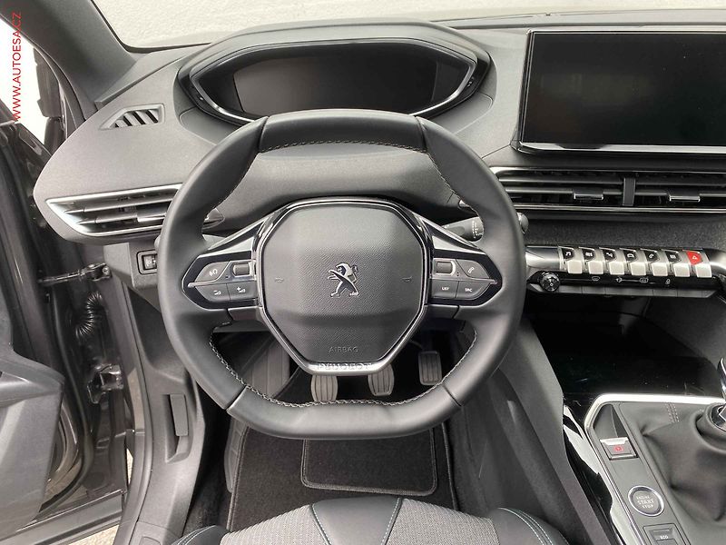 Peugeot 3008 (2023) 1.2 PT, Allure, LED, navi - fotka 11 z 17