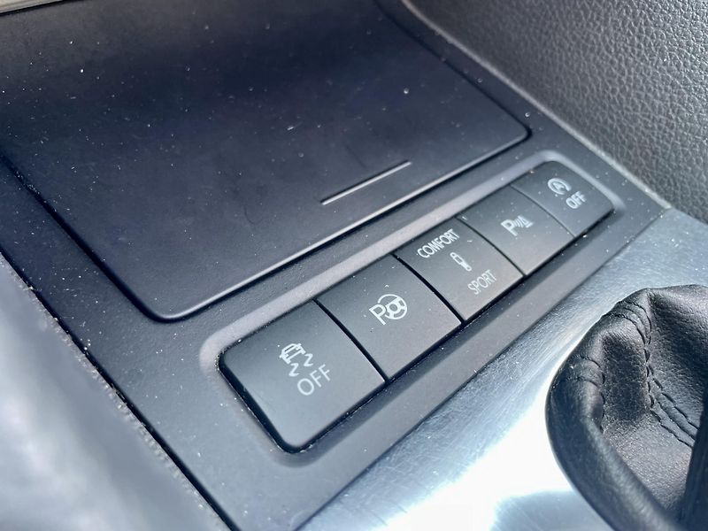 Volkswagen Golf (2012) VI 2,0TDI DSG KABRIO R-Line - fotka 17 z 19