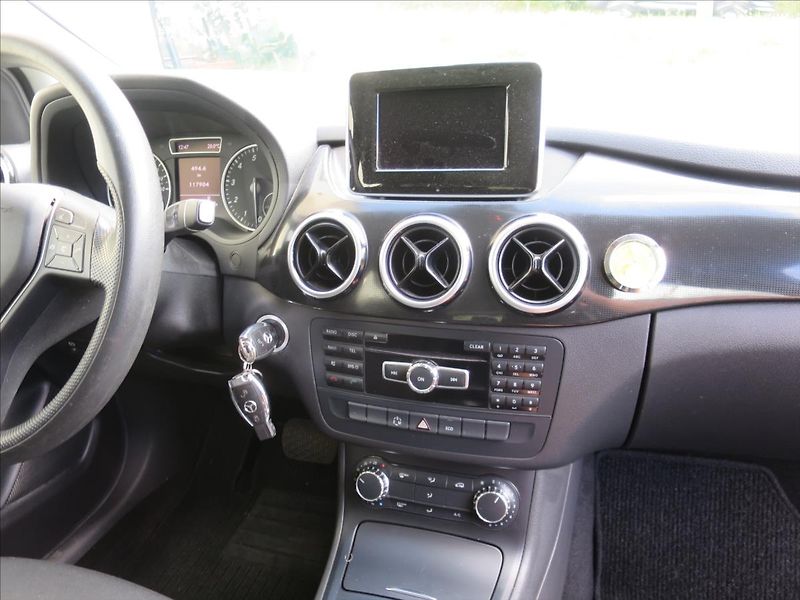 Mercedes-Benz Třídy B 1,6   200 - fotka 12 z 22