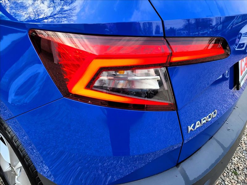 Škoda Karoq 1,6 tdi,navi,výhřev,klima,alu - fotka 45 z 50