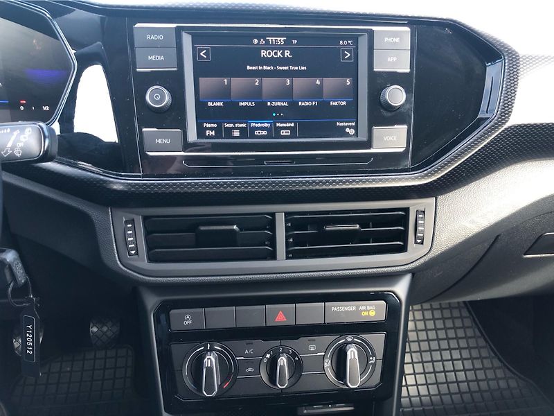 Volkswagen T-Cross 1,0 TSI - fotka 20 z 27
