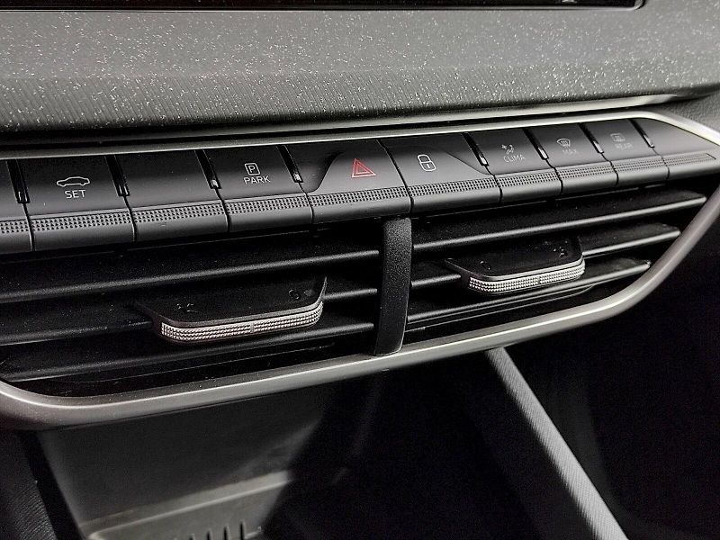 Škoda Octavia (2025) Top Selection 1,5 Tsi 110 Kw D - fotka 20 z 37