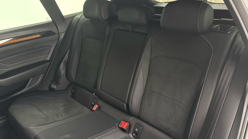 Volkswagen Arteon 2.0 TSI DSG R-Line Shooting Br - fotka 16 z 31