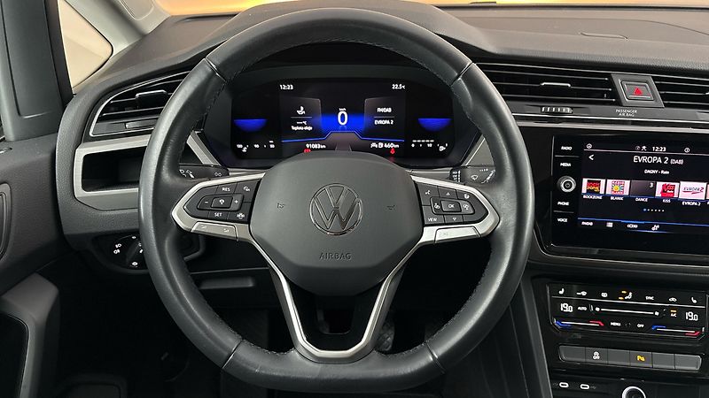 Volkswagen Touran 2.0 TDI Comfortline - fotka 9 z 26