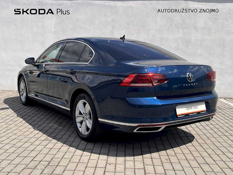 Volkswagen Passat (2021) 1,5TSI 110KW DSG ELEGANCE - fotka 8 z 26