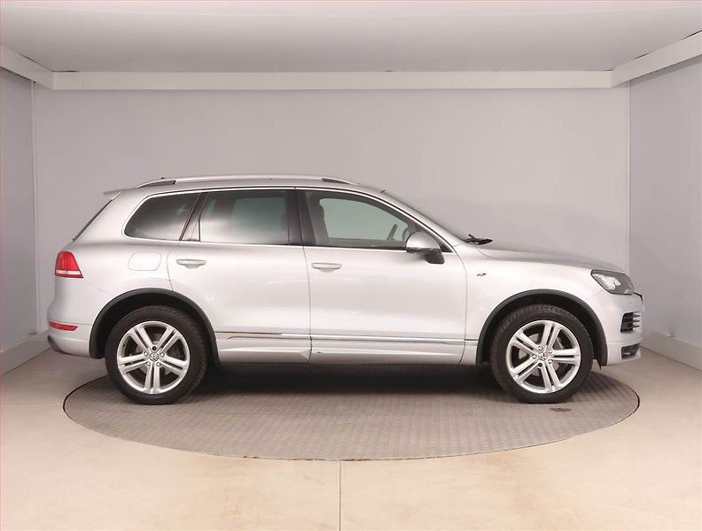 Volkswagen Touareg (2013) 3.0 TDI, 4X4, Automat, Navi - fotka 6 z 18